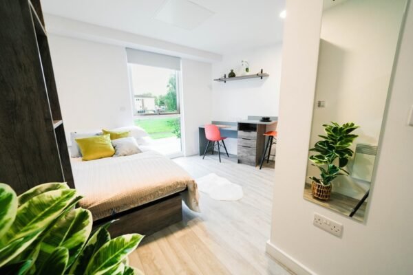 Urban Hub Students Accommodations studio interior - 10