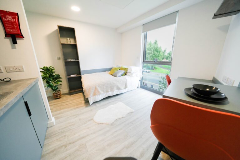 Gold Studio - Urban Hub (13)